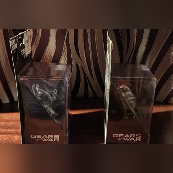 Gears of War Marcus Fenix Totaku Action Figure Lot (Standard & RARE Variant) - Picture 7 of 7